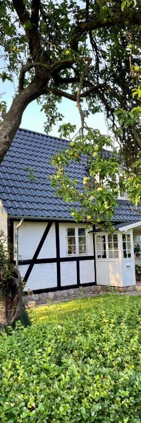 Strandby 1847 B&B，位于尼克宾法尔斯特的酒店