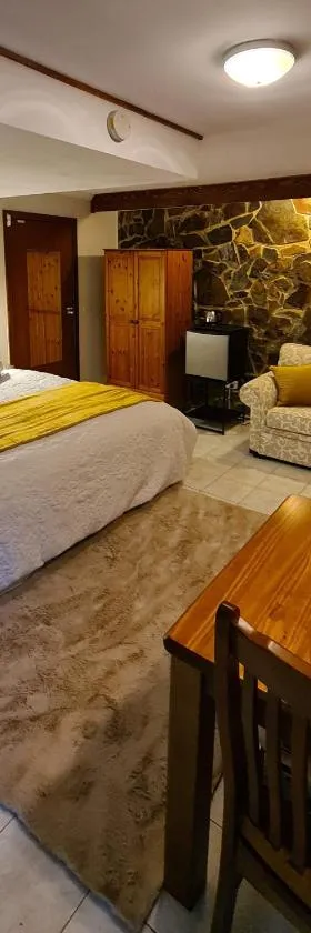 Bird Songs Getaway Accommodation，位于Cabbage Tree Creek的酒店
