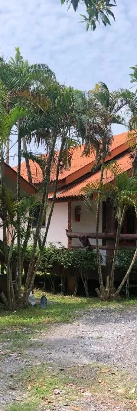 Lanta School Beach Resort，位于Phra Ae beach的酒店