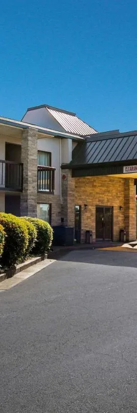 Quality Inn Commerce at I-85，位于科默斯的酒店