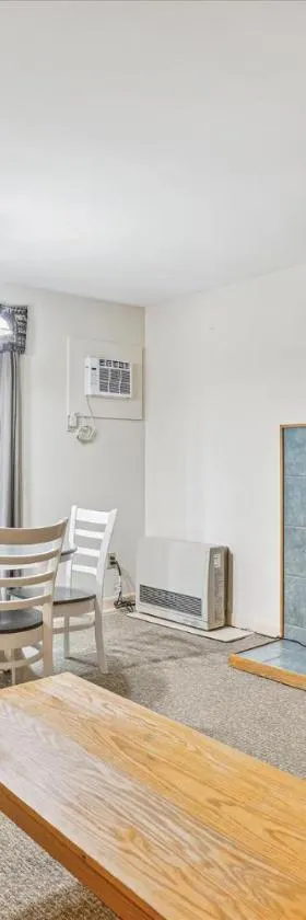 Cedarbrook Queen Suite 108，位于基灵顿的酒店
