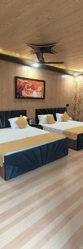 Hotel Pearl Residency，位于穆克缇斯瓦的酒店