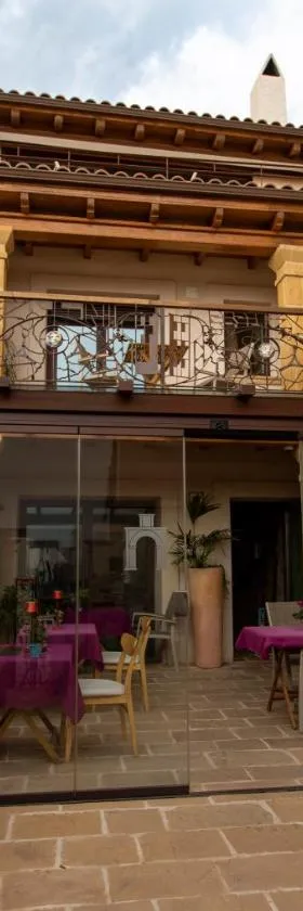 Hotel Poeta Jorge Manrique，位于塞古拉 - 德拉谢拉的酒店