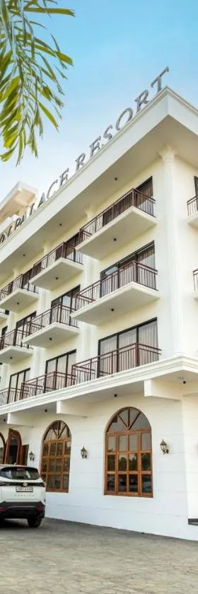 Krown Palace Resort，位于锡尔瓦萨的酒店