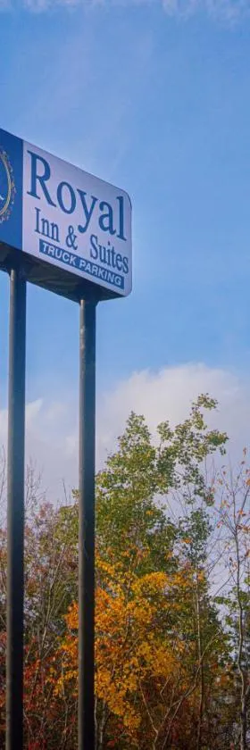 Royal Inn & Suites，位于亚克朗的酒店