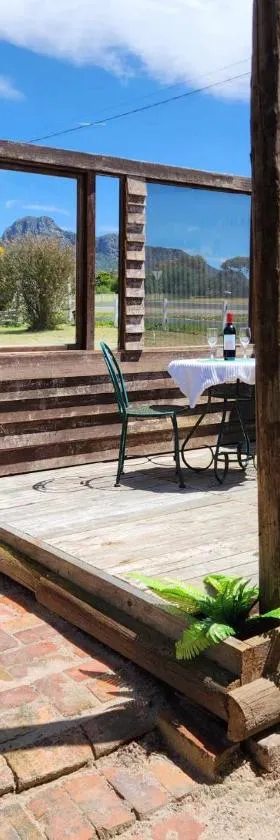 Sturgeon Getaway on Henty，位于邓凯尔德的酒店