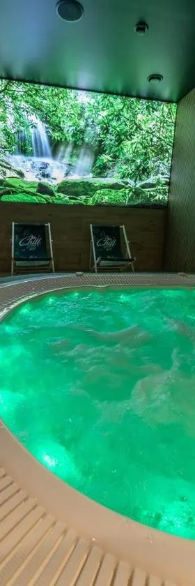 Hotel Fox，位于Wolbórz的酒店
