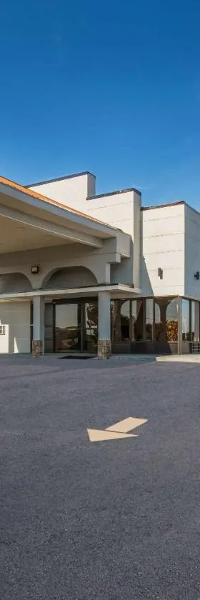 Econo Lodge White Pine Morristown I-81 & I-40 Split，位于White Pine的酒店