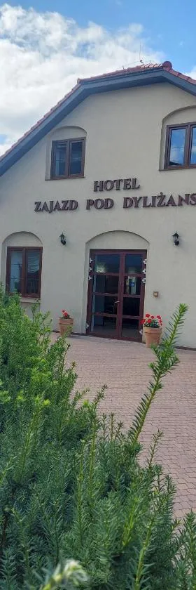 Zajazd Pod Dyliżansem，位于Kościelec的酒店