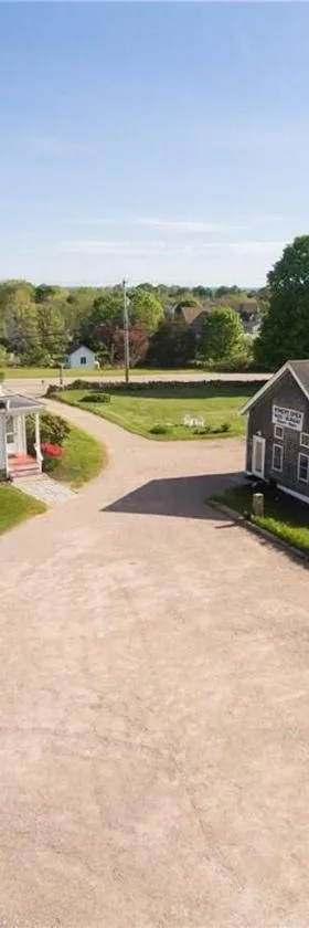 The Langworthy Inn & Winery，位于韦斯特利的酒店