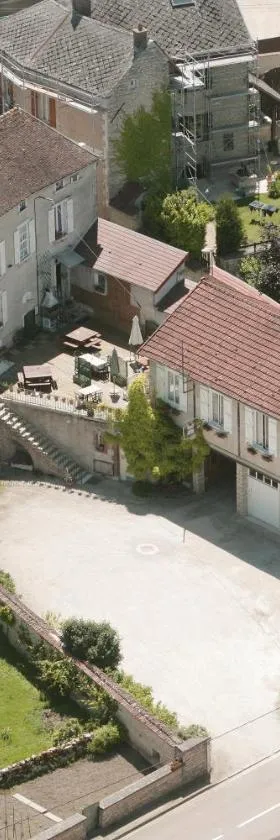 L'instant Présent，位于Pacy-sur-Armançon的酒店