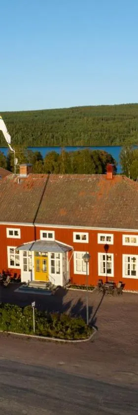 STF Undersvik Gårdshotell & Vandrarhem，位于Vallsta的酒店