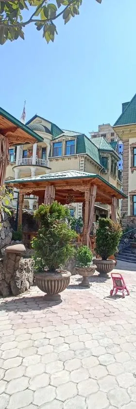 Almaz - Hotel，位于杜尚别的酒店