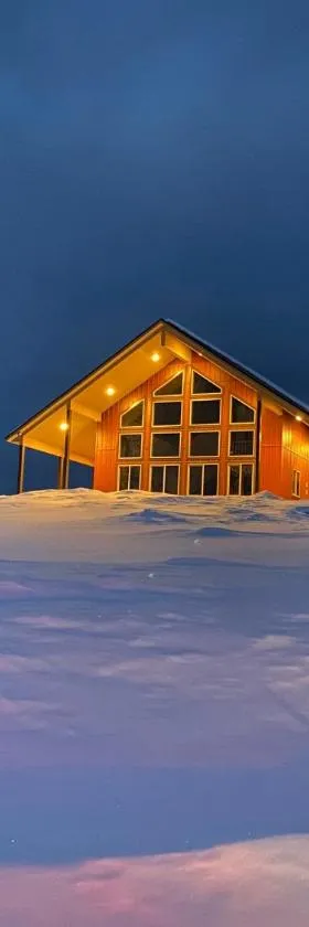 3505 Joseph Dr Cabin with breathtaking views, 30 miles to Yellowstone，位于艾兰帕克的酒店