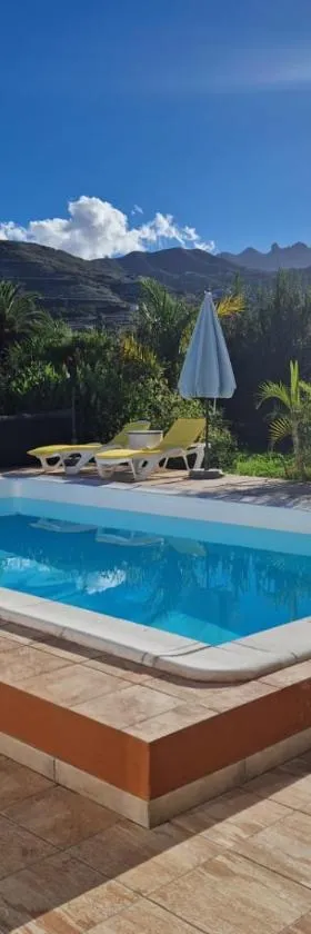 Casa con piscina, High-speed Wi-Fi y vistas，位于圣布里希达的酒店