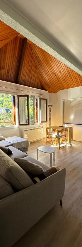 Appartement Bordères-Louron 1 à 3 personnes 3 étoiles, proche Loudenvielle，位于Bordères-Louron的酒店