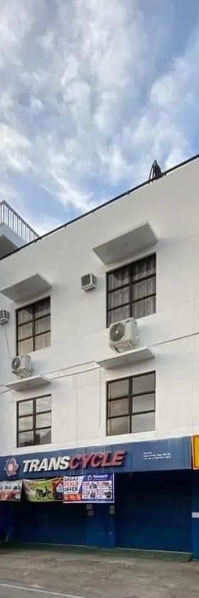 Three U's Pension House，位于Palompon的酒店