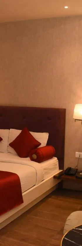 Hotel Gurveer Royal，位于勒克瑙的酒店