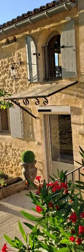 La Chartreuse d'Ertan "Les vignerons" 4 étoiles，位于Saint-Christophe-des-Bardes的酒店