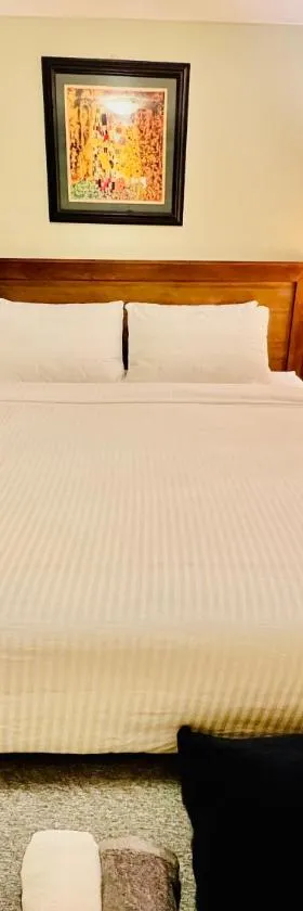 Spacious 6 Bedroom Holiday Home 15 Min Away From Melbourne Airport，位于Sydenham的酒店