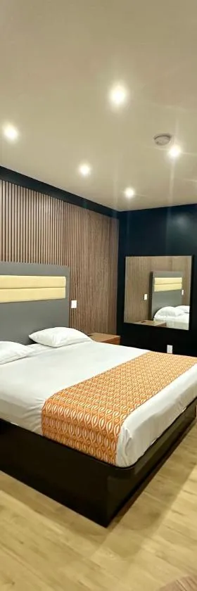 Casa Playa Inn & Suites Stanton Anaheim Area，位于斯坦顿的酒店