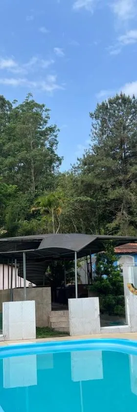 Chácara Recanto do Guerreiro em Aruja，位于阿鲁雅的酒店