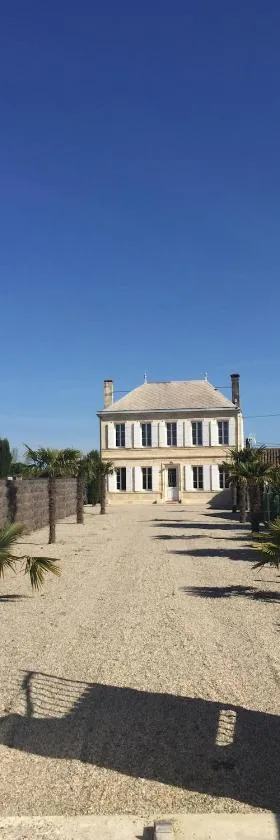La Maison des Vignes，位于Ludon-Médoc的酒店