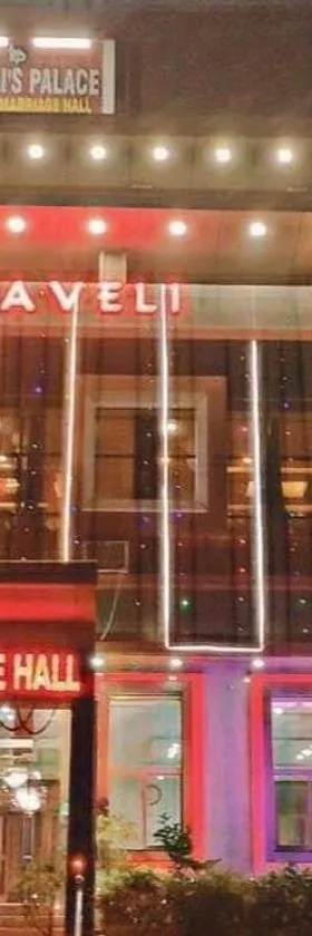 The RAI’S Palace - Hotel and Banquet，位于Mau的酒店