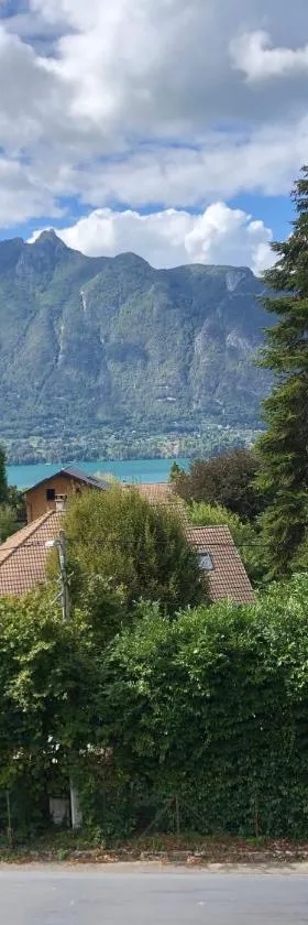 My Emerald Lake，位于Tresserve的酒店