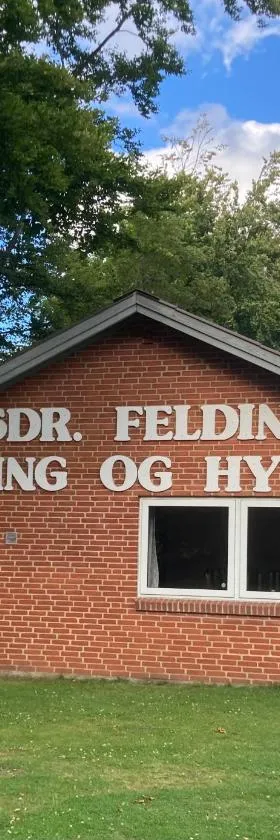 Sdr. Felding camping & hytteby，位于Sønder Felding的酒店
