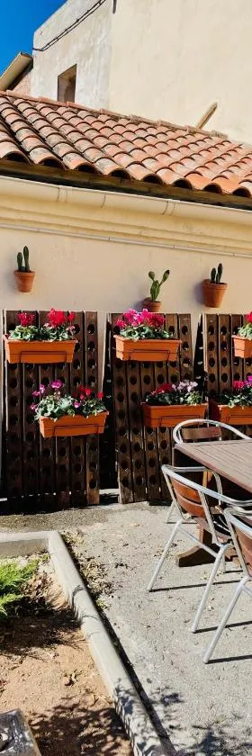 CASA DE LA BODEGA，位于莱斯普卢加德夫兰科利的酒店