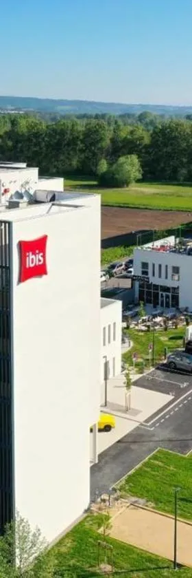 Ibis Bourgoin Jallieu Medipole，位于布尔昆的酒店