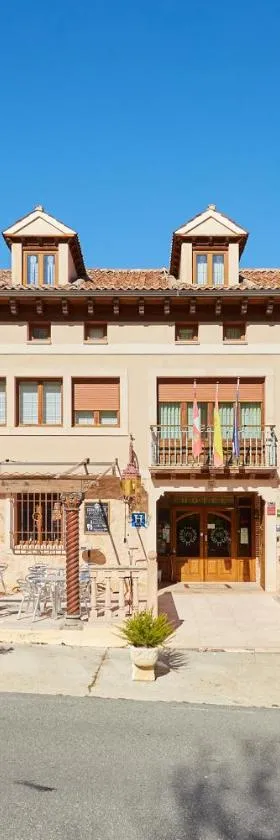 Hotel Puerta Sepúlveda，位于塞普尔韦达的酒店