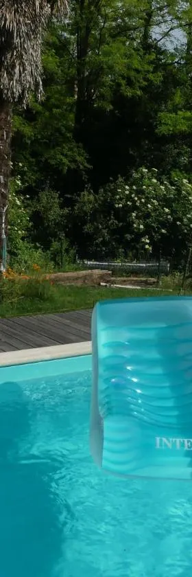 Gite unique et piscine privative dans un écrin de verdure，位于Calmont的酒店