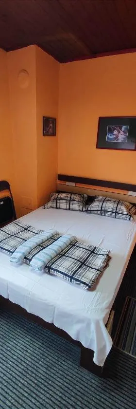 Стаи за гости ОРЕХА Троян Private rooms Oreha，位于特罗扬的酒店