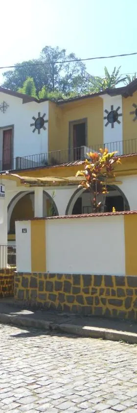 Hotel Madrid，位于门德斯的酒店