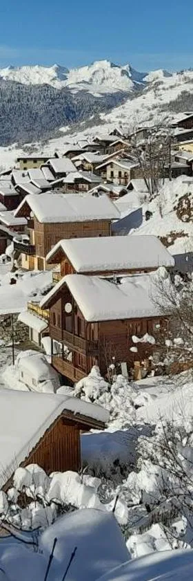 Ski Chalet - Chez Helene Ski fb，位于Montagny的酒店