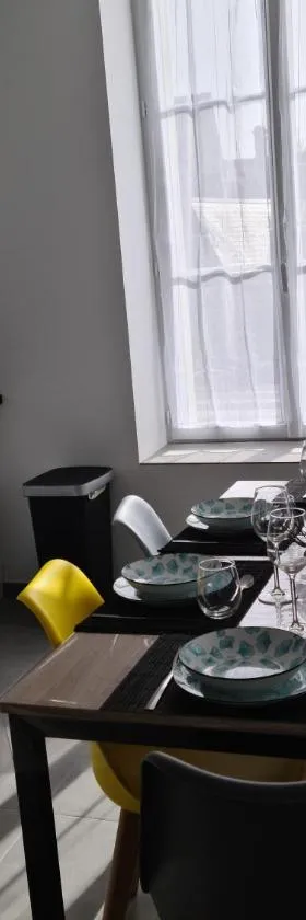 Serrimmo - appartement Adeline，位于Bléneau的酒店