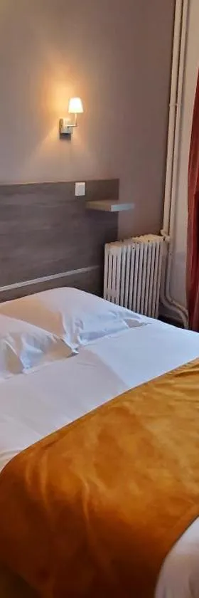Hotel Bar Restaurant Saint Paul，位于默兹河畔凡尔登的酒店