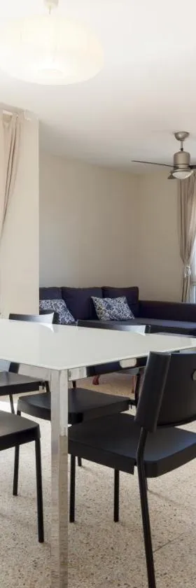 Pubone AT Sabadell，位于萨瓦德尔的酒店