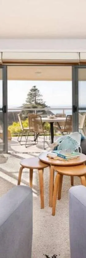 The Salty Seagull – ocean-view luxe!，位于Encounter Bay的酒店