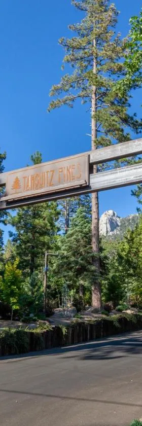 Tahquitz Pines Retreat，位于爱德怀的酒店