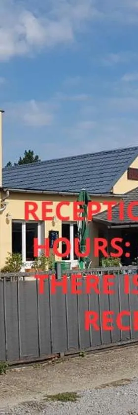 Grill Terasz Étterem és Szálláshely，位于迈泽克韦什德的酒店