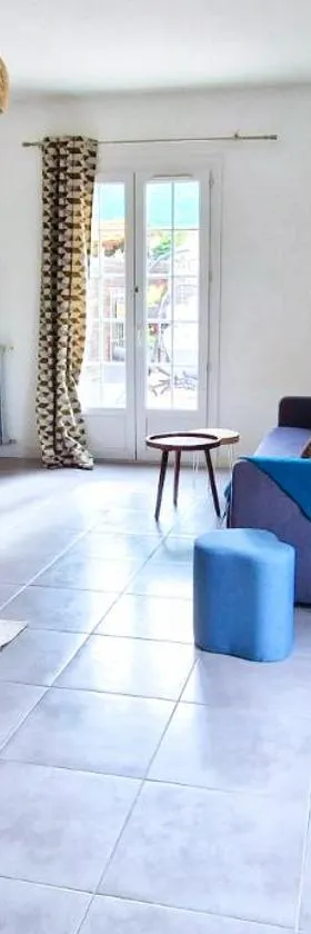 Maison Confort, Terrasse & Jardin, Parking，位于普兰·德·库奎斯的酒店