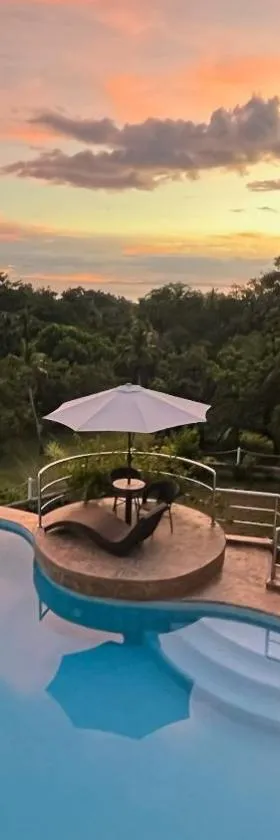 维达斯山斯德 - 保和山林小屋，位于Baclayon的酒店
