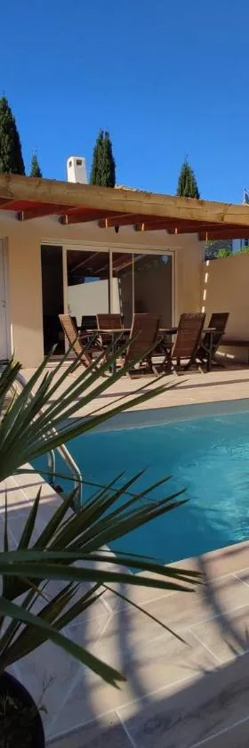 la villa aux quatre vents en Provence avec Piscine proche d'Avignon，位于索沃泰尔的酒店