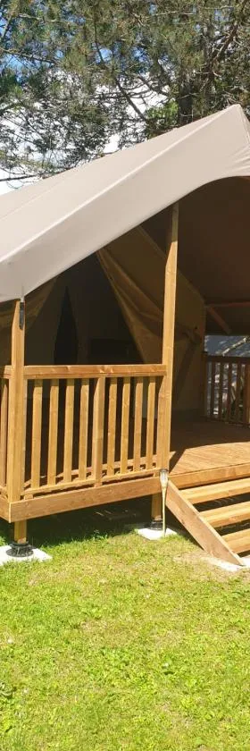lodge du camping la Porte St Martin，位于Saint-Martin-en-Vercors的酒店