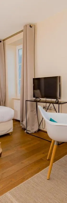 Hôtel La Baie des Anges, son SPA marin & sa piscine couverte et chauffée，位于朗代达的酒店