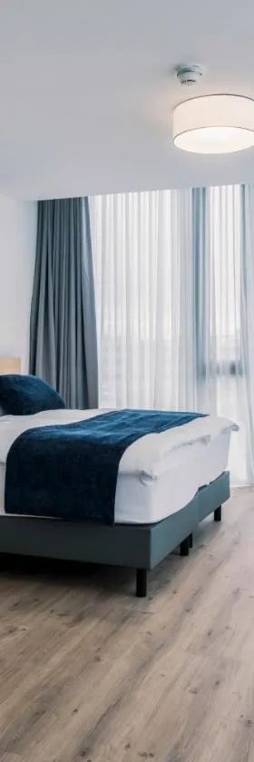 YParc Hôtel，位于伊韦尔东的酒店