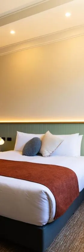 The Clovercrest Hotel Motel，位于Modbury的酒店